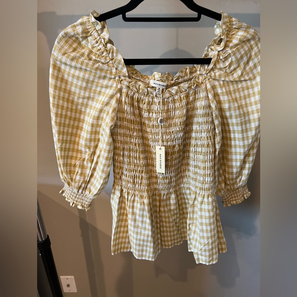 Max studio womens top!